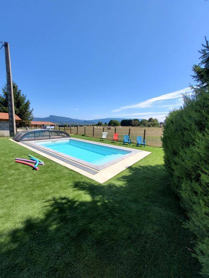 Chambre d’hôte pour 3 personnes, avec jardin ainsi que piscine et vue à Corbelin (Isère)