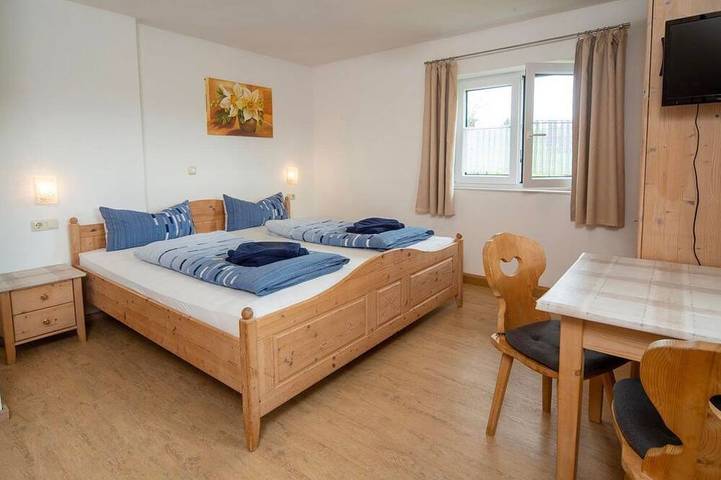 Bauernhof für 2 Personen, mit Garten, mit Haustier in Hopferau