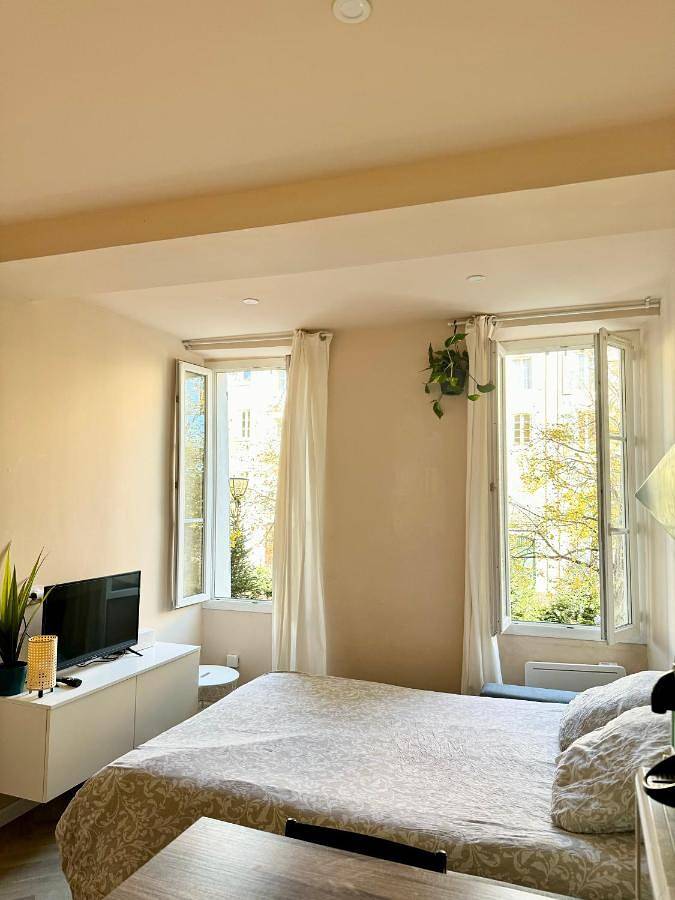 Gîte pour 2 personnes, avec vue dans Office De Tourisme D Hyeres - 3