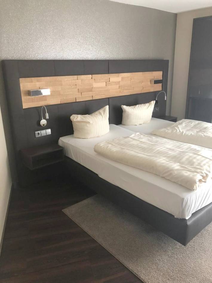 Hotel für 5 Personen, mit Balkon und Terrasse sowie Garten und Pool in Mossautal - 2