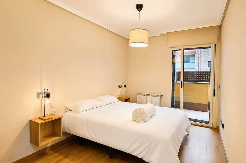 Ganze Wohnung, Lower Llanes apartment with terrace - Casa Juanín in Llanes, Costa Verde (Spanien)