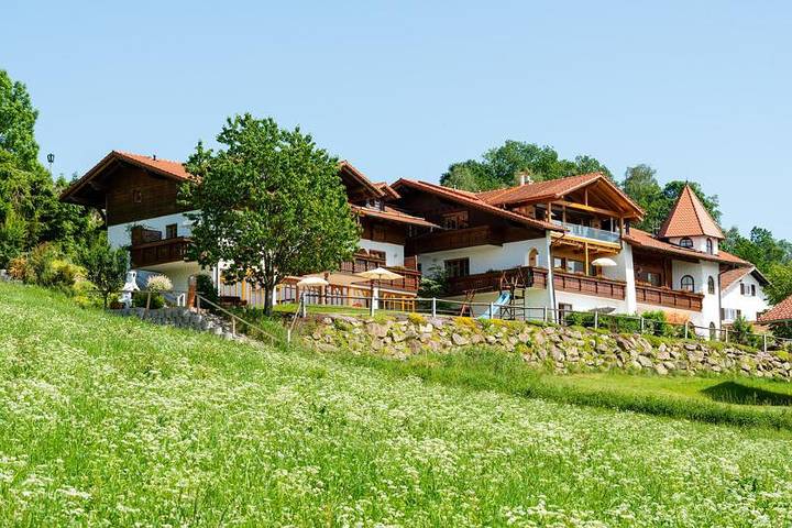 Ferienwohnung für 4 Personen, mit Balkon und Balkon/Terrasse sowie Terrasse und Garten in Drachselsried