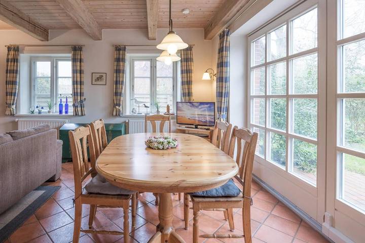 Ferienhaus für 5 Personen, mit Terrasse und Garten in Borgsum