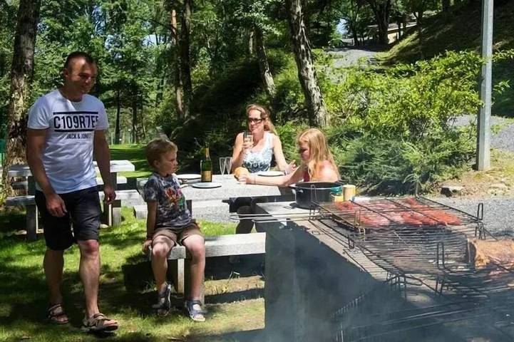 Club vacances pour 4 personnes, avec piscine et jacuzzi, animaux acceptés dans Occitanie