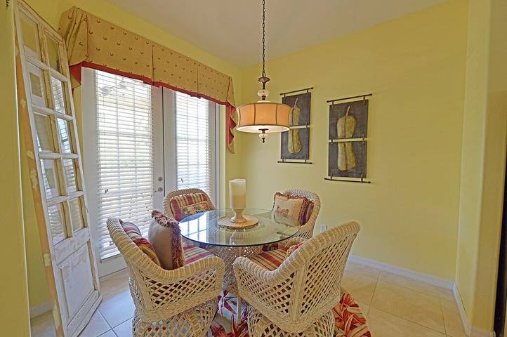 Vacation rental for 8 people, with yard and balcony as well as pool in Homosassa