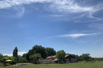 Location de vacances pour 5 personnes, avec terrasse ainsi que jardin et piscine, animaux acceptés à Saint-Georges