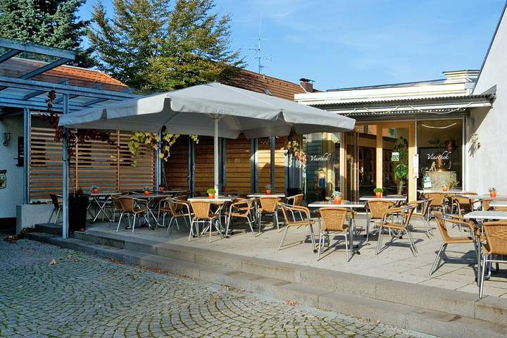 Weinmotel Simon 1 a - Modernes Einzelzimmer (9 qm) in Alzenau, Spessart-Mainland