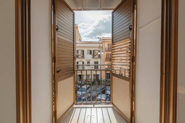 Entire apartment, Apartment 'Da Zio Mimmo' with Balcony, Wi-Fi and Air Conditioning in Palermo, Palermo Province