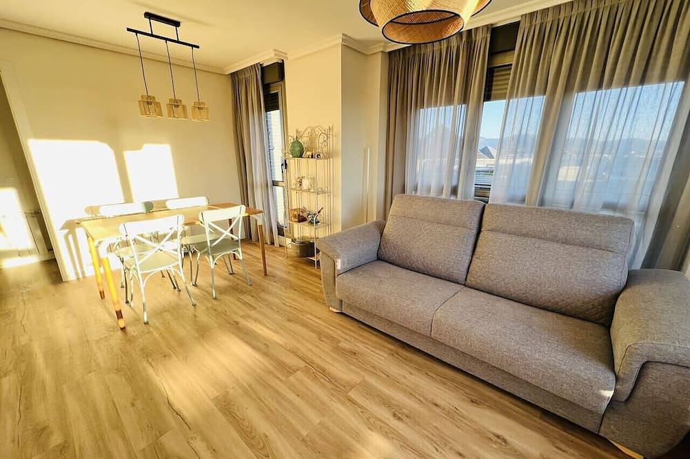 Entire apartment, Luminoso Ático con vistas a la bahia in Santander, Cantabrian Coast