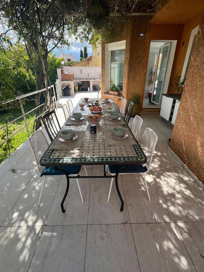 Location de vacances pour 8 personnes, avec vue ainsi que jardin et piscine, animaux acceptés à Les Matelles - 2