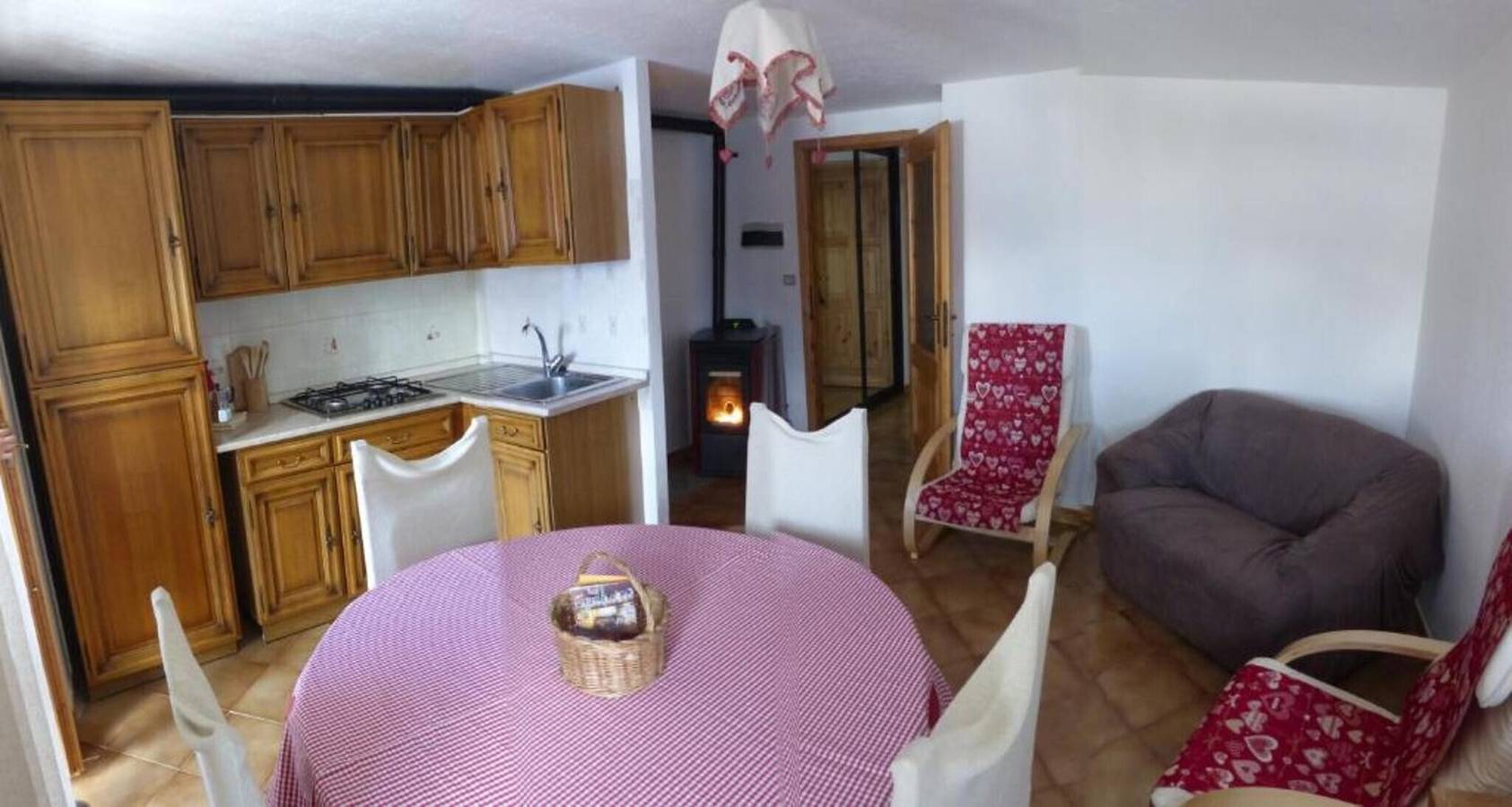 Ganze Wohnung, Ferienwohnung 'Bilocale Vista Monte Bianco' mit Bergblick, Gemeinschaftsgarten und Balkon in Ozein, Comune di Aymavilles