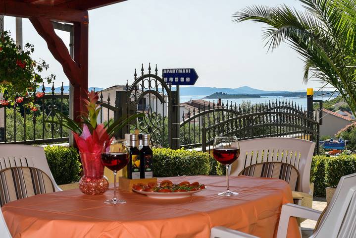 Ferienwohnung für 6 Personen, mit Balkon/Terrasse und Pool, mit Haustier in Drage