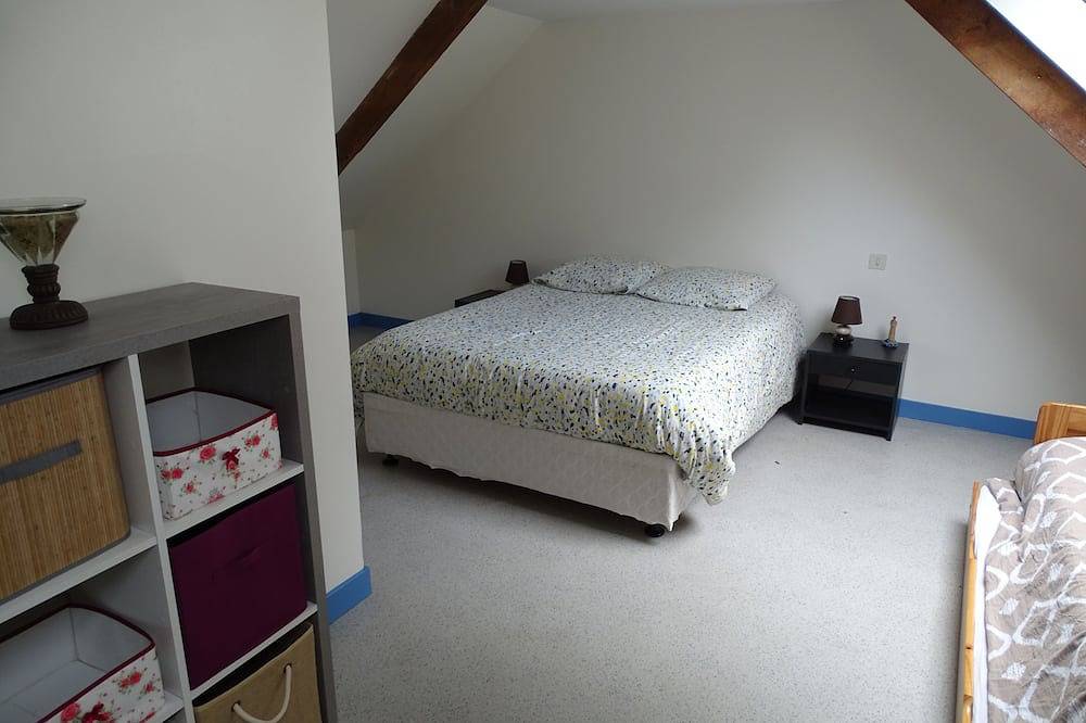 Brittany house in Finistère with fireplace, Pets welcome! in Tourch, Quimper und Umgebung