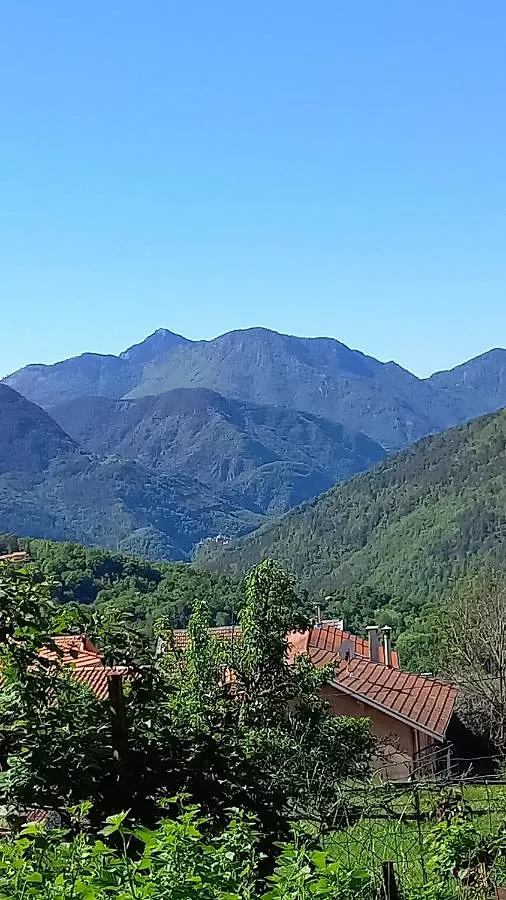 Bed and breakfast for 2 people, with view and terrace as well as garden - 1