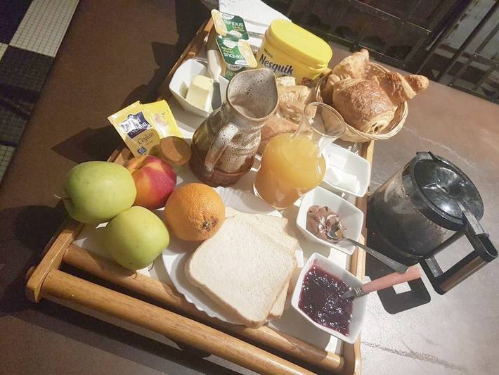 Gîte pour 2 personnes, avec piscine et vue ainsi que jardin et sauna dans Arlay - 2