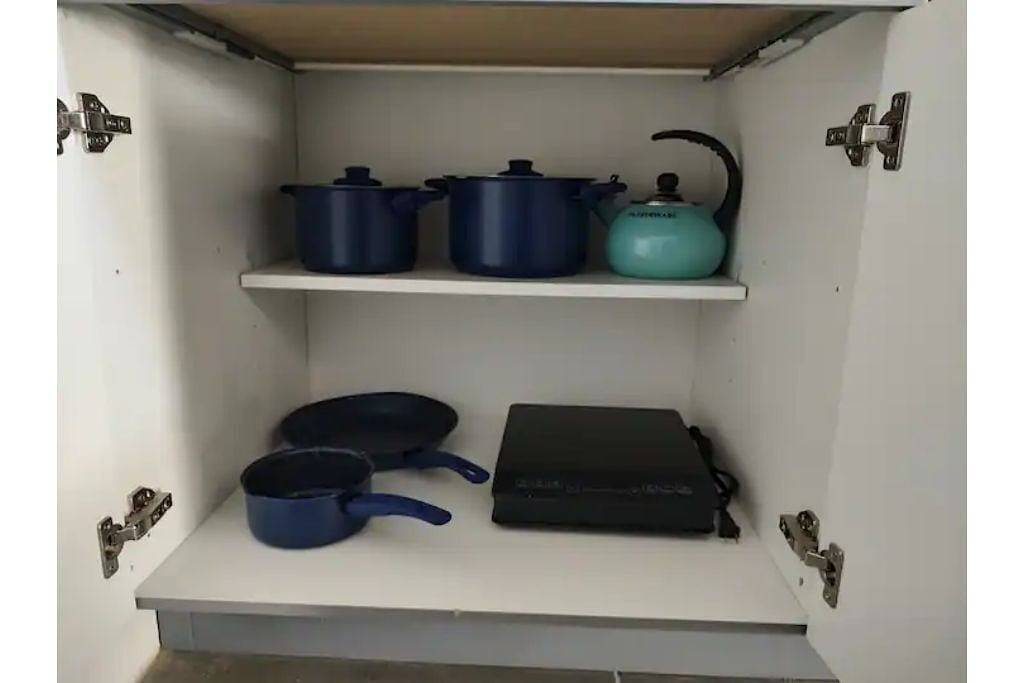 Elegant 1 Bedroom Guesthouse w/  Living Room and Kitchen. in Las Vegas, Nevada