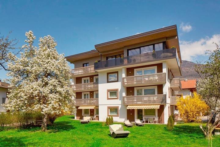 Appart’hôtel pour 6 personnes, avec Balcon et Terrasse ainsi que Jardin et Vue à Prato allo Stelvio