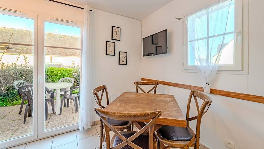 Location de vacances pour 4 personnes, avec terrasse à Saint-Nic - 4