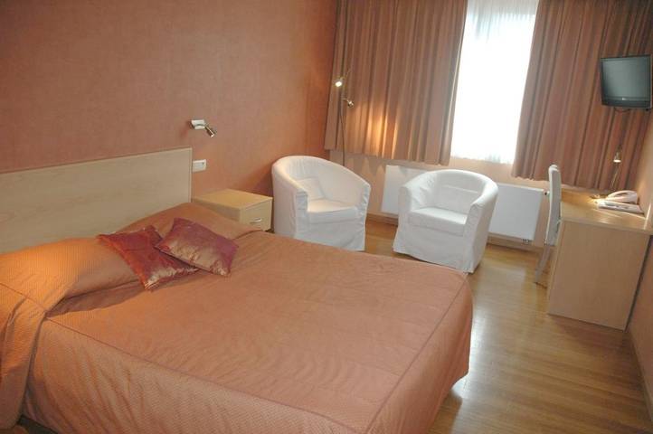 Hôtel pour 2 personnes, avec Terrasse ainsi que Jardin et Piscine dans la Province du Brabant wallon