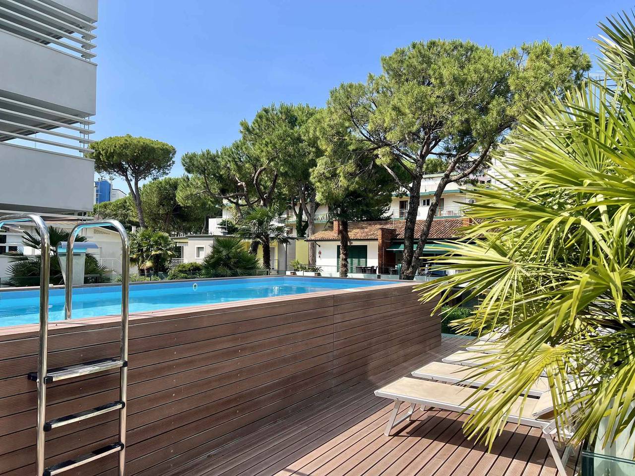 Apartamento vacacional entero, Apartamento vacacional con aire acondicionado, internet, balcón y piscina  in Lignano Sabbiadoro, Provincia d'Udine