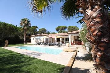 Villa pour 8 personnes, avec terrasse ainsi que piscine et jardin à Sainte-Maxime