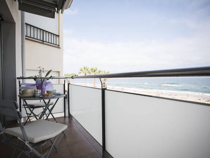 Ganze Ferienwohnung, Ferienwohnung für 4 Personen mit Meerblick in Platja de Baix a Mar (Torredembarra), Torredembarra