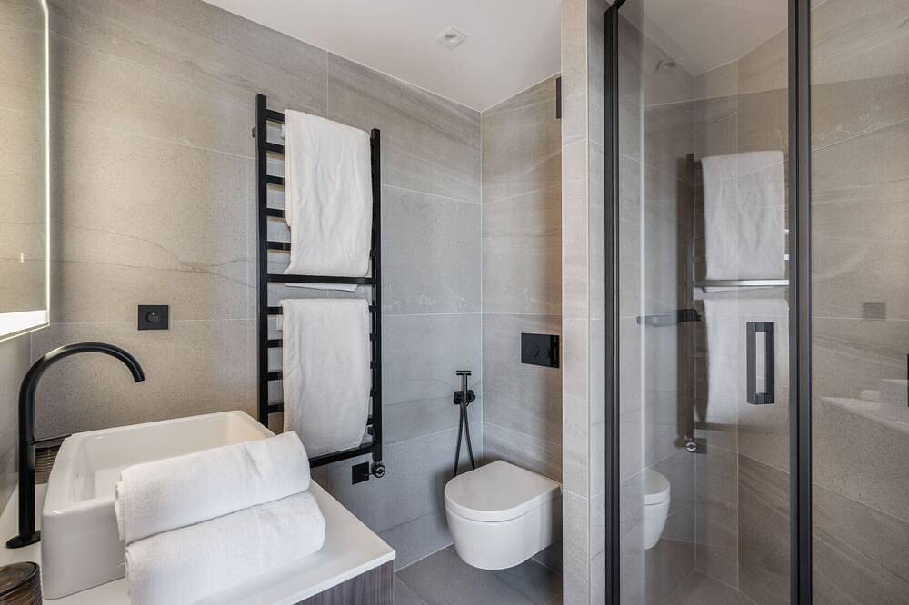 Entire apartment, Luxury Ski-In/Ski-Out Apartment with Spa and Pool in Courchevel 1850 in Courchevel 1850, Saint-Bon-Tarentaise