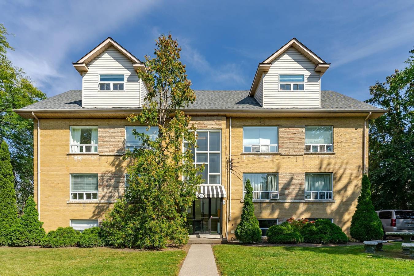 Appartamento intero, Private 2bdrm unit with ensuite Laundry -  U5A in Burlington (Ontario), Lago Ontario (Kanada)
