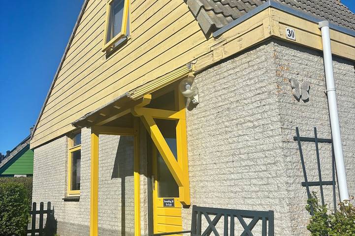 Ferienhaus für 6 Personen, mit Terrasse und Garten in Julianadorp