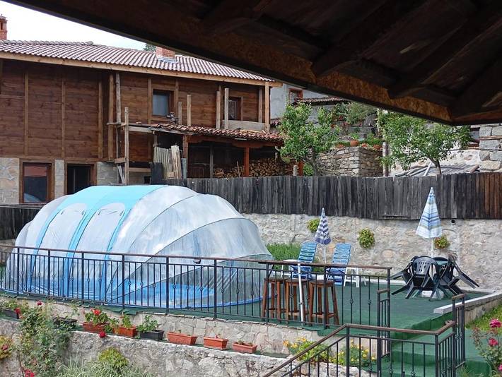 Maison d’hôte pour 9 personnes, avec Balcon et Terrasse ainsi que Jardin et Piscine à Koprivchtitsa - 4