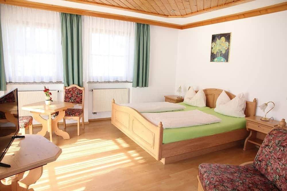 Ganze Wohnung, Helle Ferienwohnung (60 qm) für bis zu 5 Personen in Georgenberg, Naturpark Nördlicher Oberpfälzer Wald