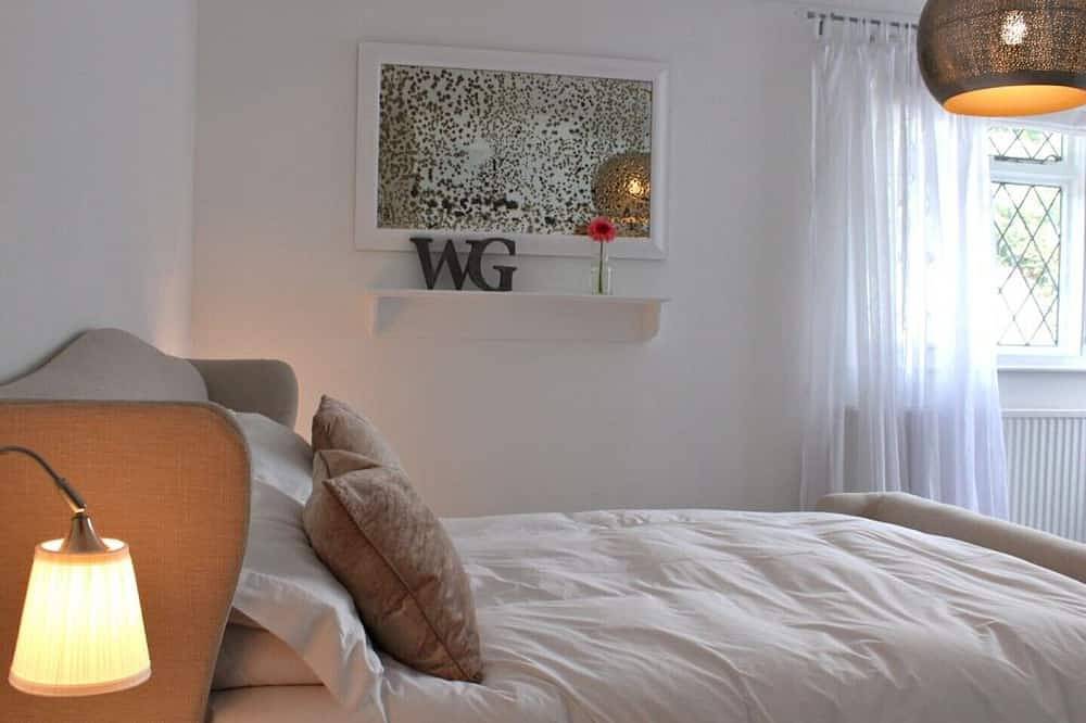 Entire apartment, The White Room, Private, Luxe Suite in Bury St Edmunds, Suffolk