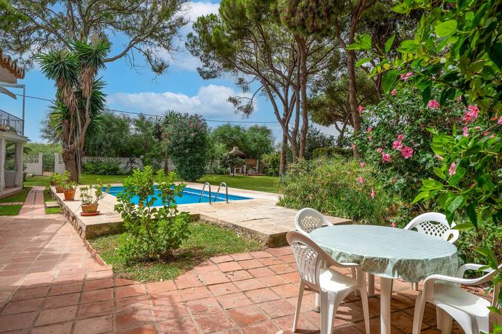 Ganze Wohnung, Apartment 'La Casita De La Playa' mit Gemeinschaftspool, WLAN und Klimaanlage in Carib Playa, Marbella