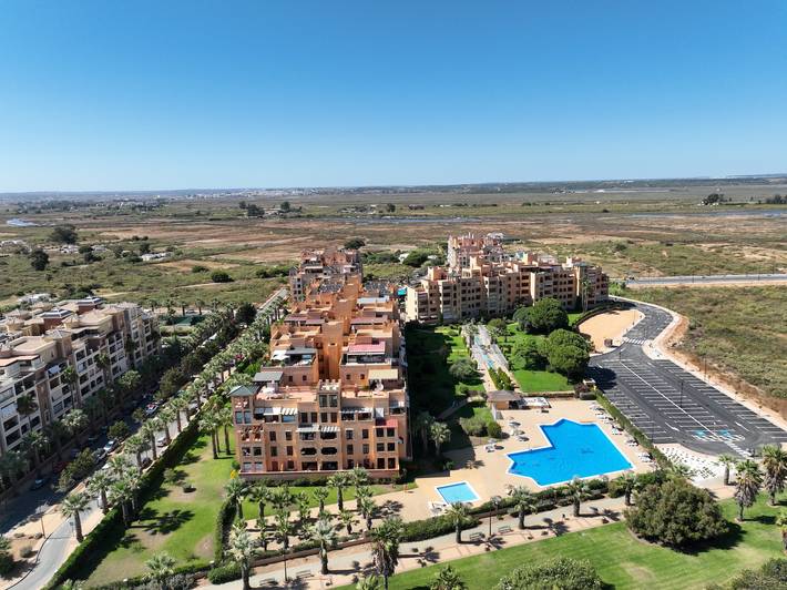 Entire apartment, Apartment 'Albatros' with Shared Pool, Private Terrace and Wi-Fi in Playa de Los Haraganes (Ayamonte), Ayamonte