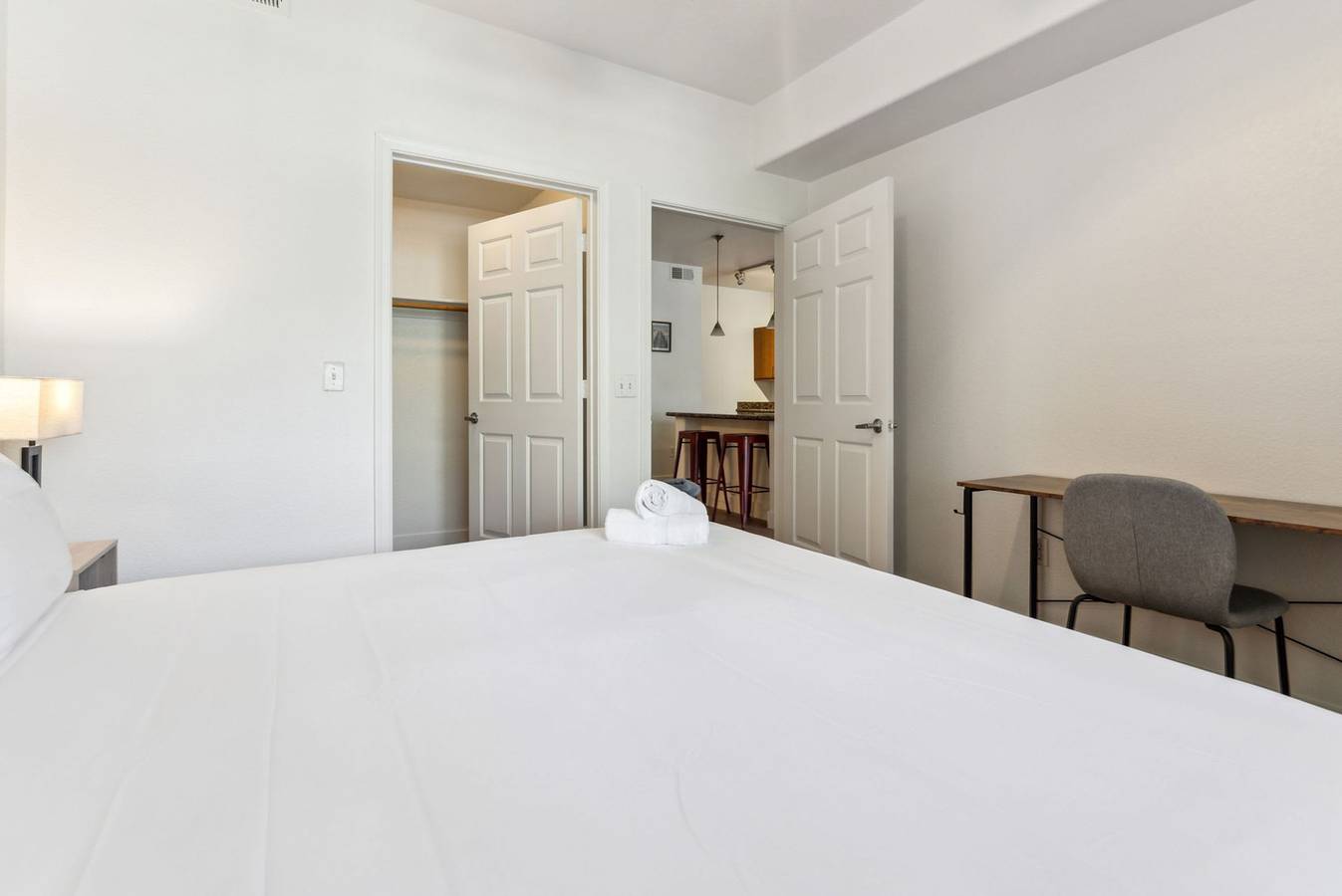 Ganze Wohnung, Cozysuites Glendale - Westgate with pool 12 in Glendale, Maricopa County