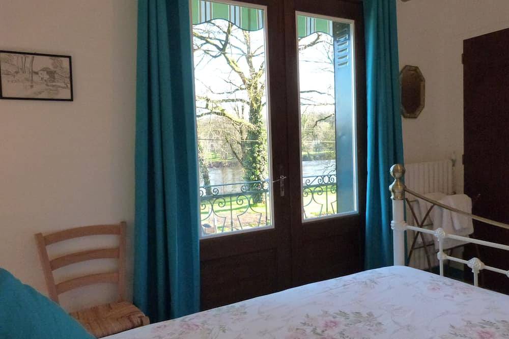 Gîte en bord de rivière in Exideuil, Charente