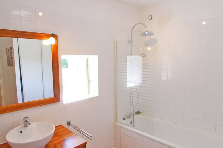 Gîte pour 6 personnes, avec piscine et jardin, animaux acceptés à Aragon - 4