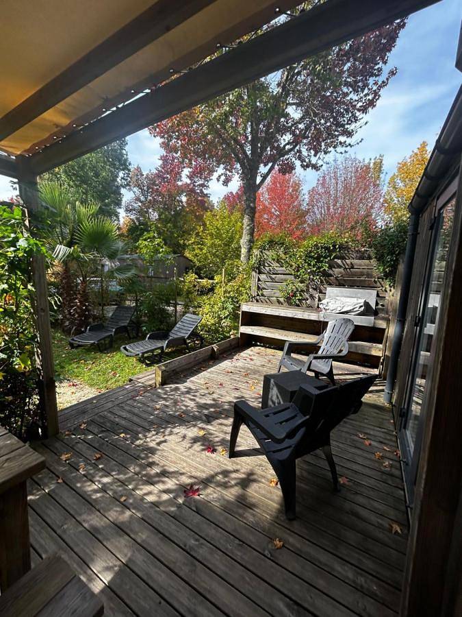 Camping voor 6 personen, with whirlpool and tuin as well as zwembad and sauna in Biscarrosse