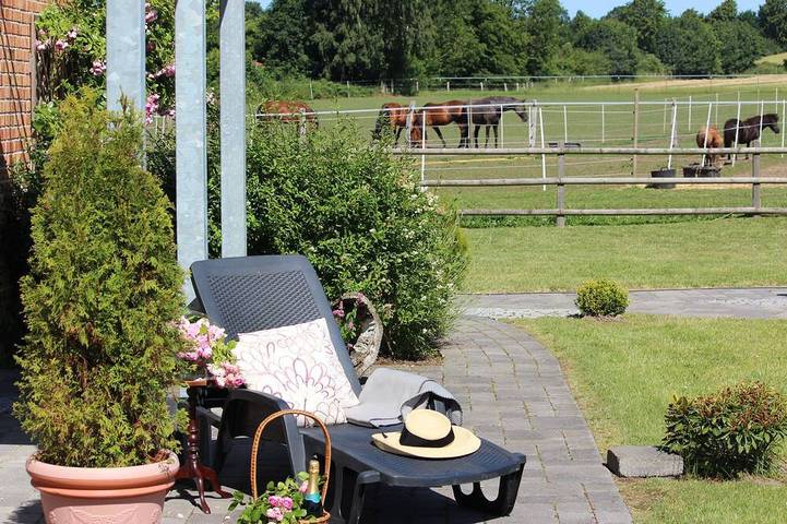 Ferienwohnung für 3 Personen, mit Terrasse und Garten sowie Sauna