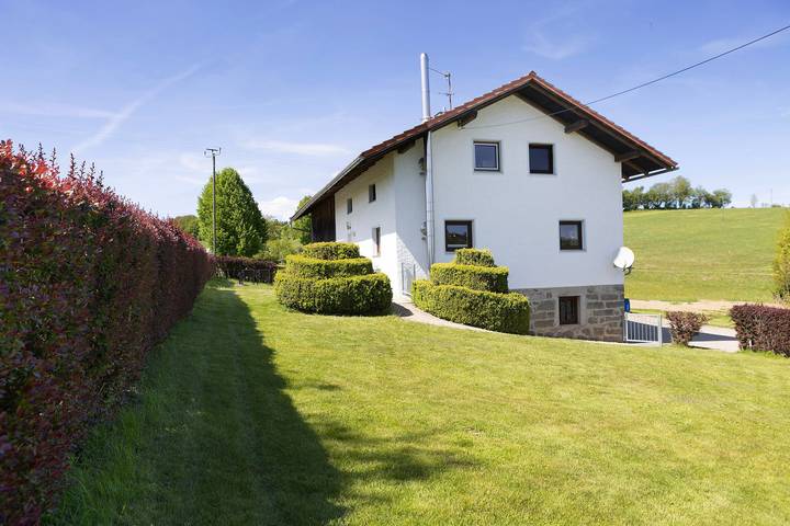 Maison de vacances 'Ferienhaus Kreuzbergblick' avec vue sur les montagnes, terrasse privée et Wi-Fi in Hohenau, Šumava Mountains