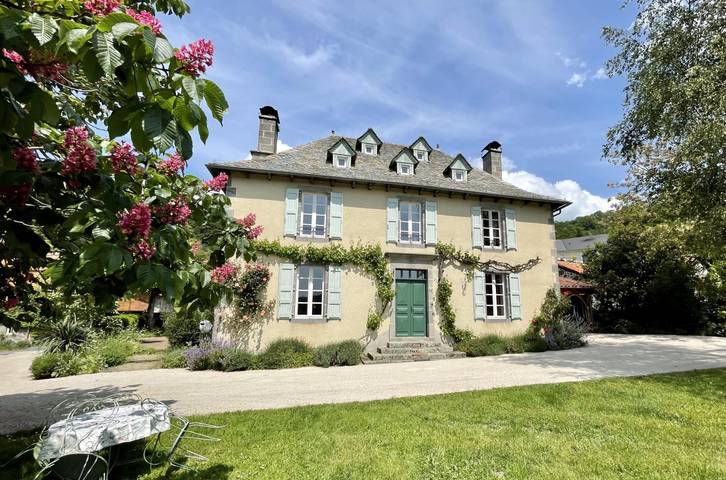 Gîte pour 8 personnes, avec piscine ainsi que terrasse et jardin, animaux acceptés - 1