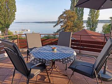Ferienwohnung für 2 Personen, mit Ausblick und Balkon sowie Seeblick, kinderfreundlich in Überlingen