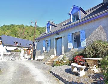 Gîte pour 2 personnes, avec jardin à Juncalas