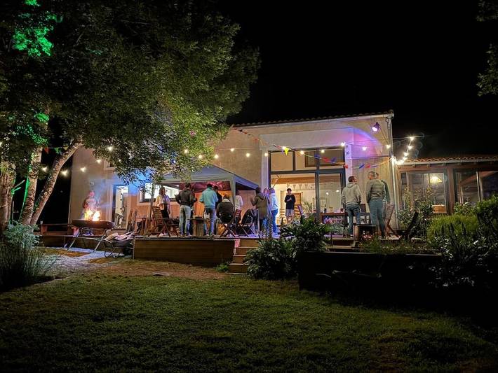 Location de vacances pour 22 personnes, avec piscine et vue ainsi que terrasse et jardin, animaux acceptés à Vallet (Loire-Atlantique) - 2