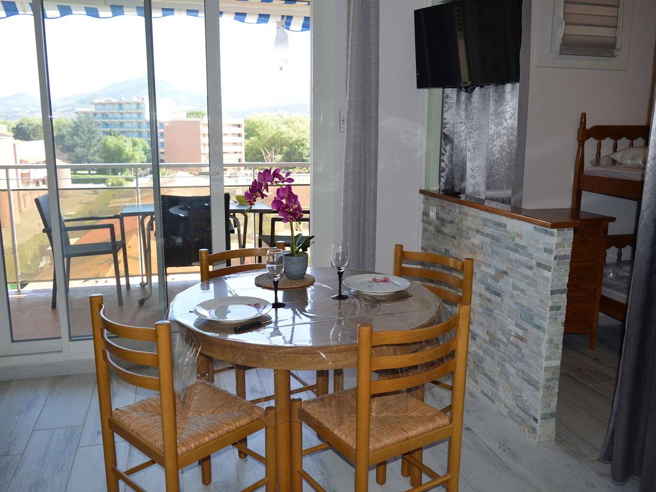 Ganze Wohnung, Studio Kabine 4 Pers., strandnah, Klimaanlage, Parkplatz, Haustiere erlaubt in La Côte Vermeille, Argelès-sur-Mer