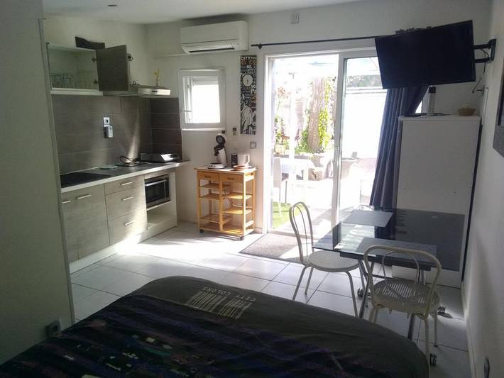 Location de vacances pour 2 personnes, avec terrasse, animaux acceptés dans Plage de la Farinette - 3