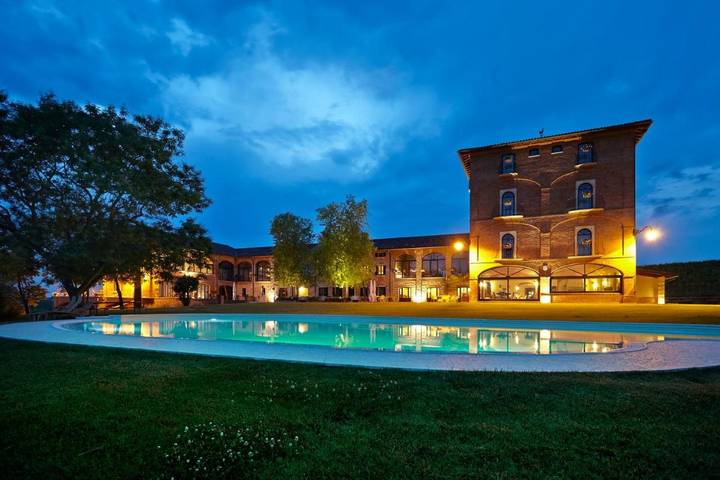 Hotel für 2 Personen, mit Terrasse und Garten sowie Pool und Sauna in Montemagno