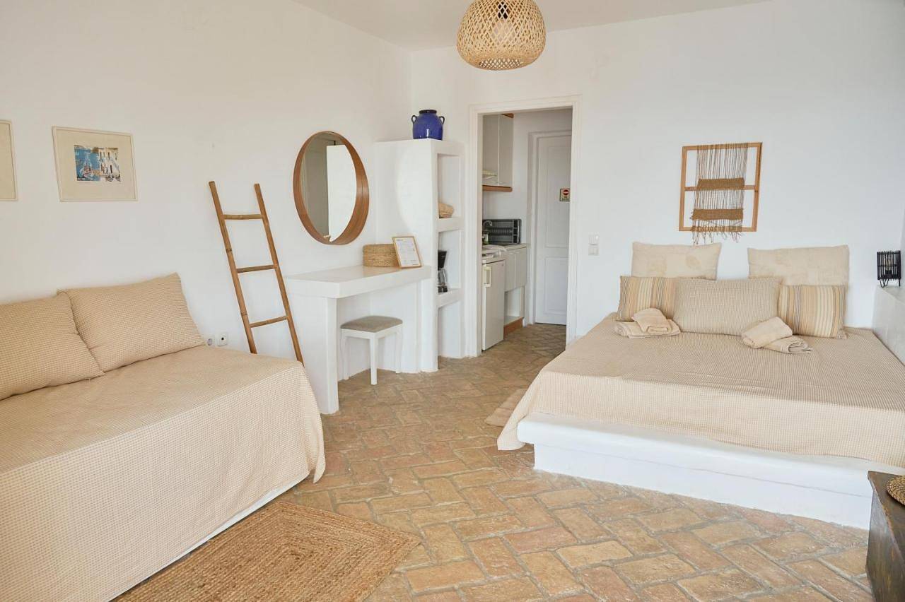 Double Room with Terrace in Eubée