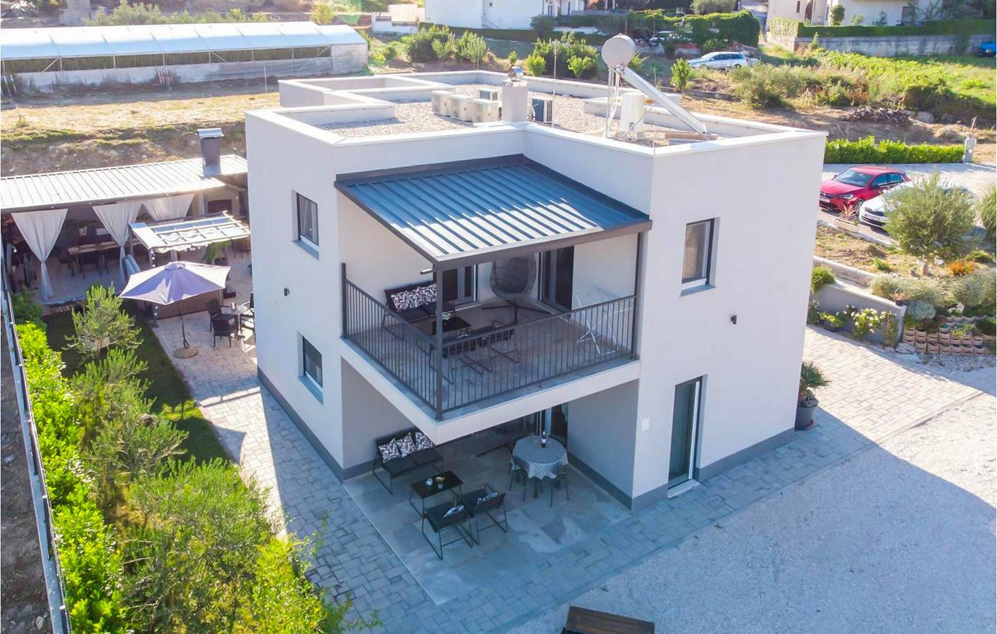 Apartamento vacacional entero, Encantador apartamento de 2 dormitorios con terraza, a 500 m de la playa in Grljevac (Podstrana), Podstrana
