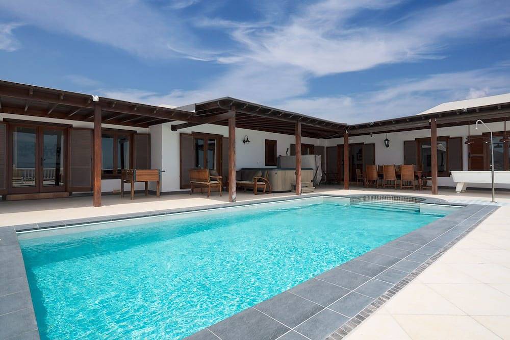 Casa vacanza a Tias a partire da 495€ a notte